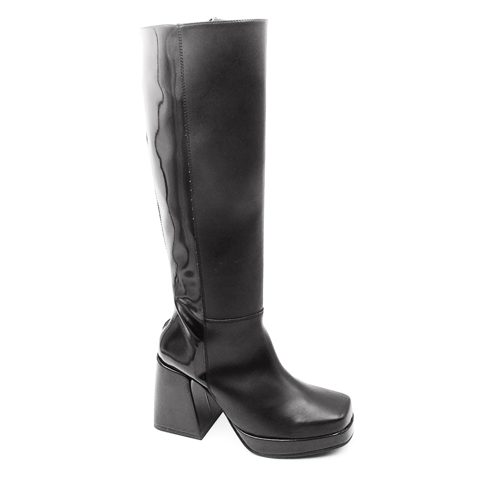 Patent black high boot in cactus leather 1953
