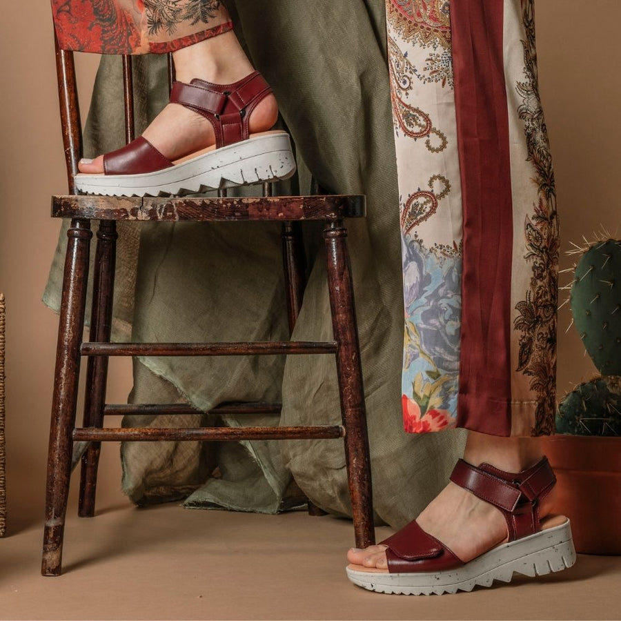 LARENTIA Burgundy Cactus Leather Sandals