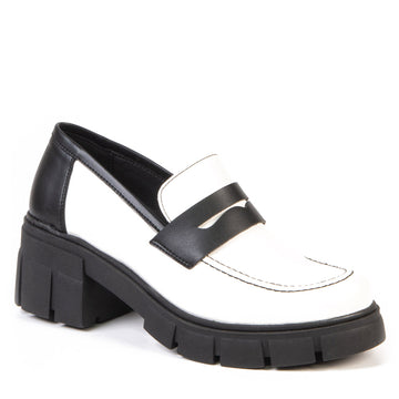 Black and white loafer in cactus leather 2063