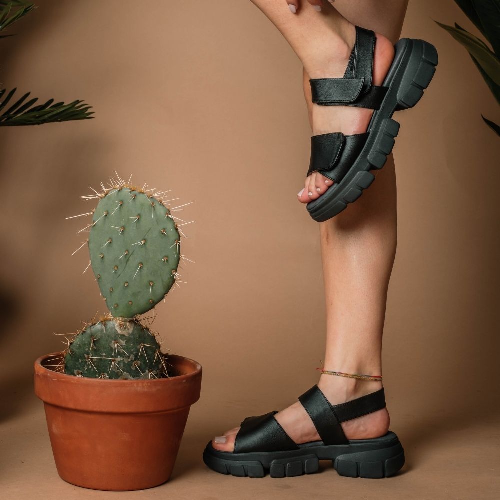 VESTA Sandale noir en cuir de cactus
